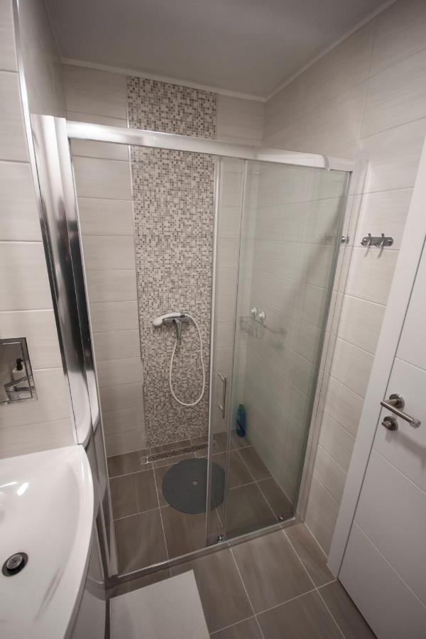 Apartman Lana Karlovac Bagian luar foto